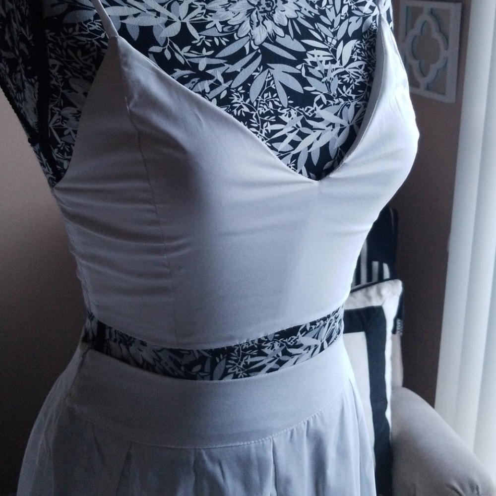 A line white mesh skirt and crop top - Picture 2 of 7